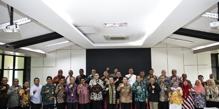 Pj Gubernur Sumut Agus Fatoni Banjir Apresiasi Saat Evaluasi Kinerja di Kemendagri