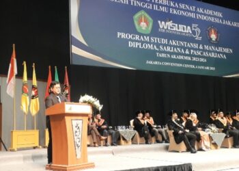 Soroti Teknologi Robot dan AI, Wamentrans Minta Para Sarjana STEI Mampu Bersaing di Dunia Kerja