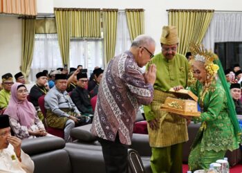 Pj Sekdaprov Sumut Harapkan Buku ‘100 Tokoh Melayu Nusantara’ Mendorong  Lahirnya Cendekiawan Baru