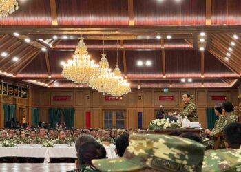 Dipimpin Presiden Prabowo, Rico Waas-Zakiyuddin Ikuti Upacara Parade Senja dan Penurunan Bendera Sang Merah Putih