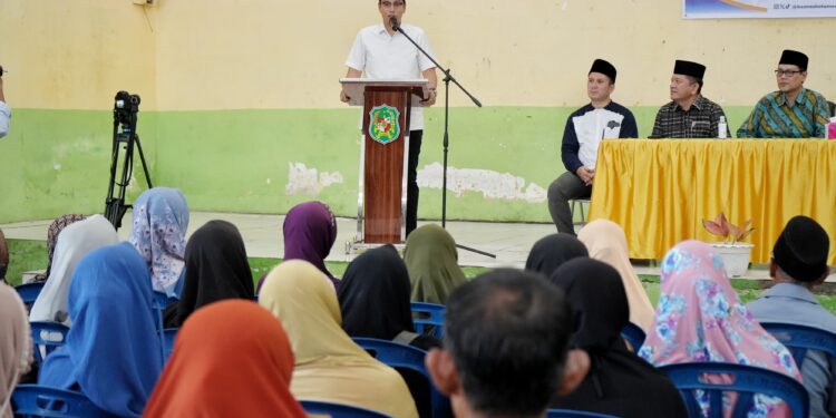 Jelang Idulfitri 1446H, Rico Waas Berbagi Kebahagiaan Dengan Menyalurkan Zakat Kepada 1.240 Mustahik