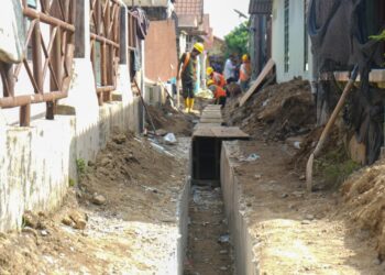 Sahuti Aspirasi Warga, Pemko Medan Mulai Buat Saluran Drainase Jalan Swadaya, Gang Sidodadi Kelurahan Rengas Pulau