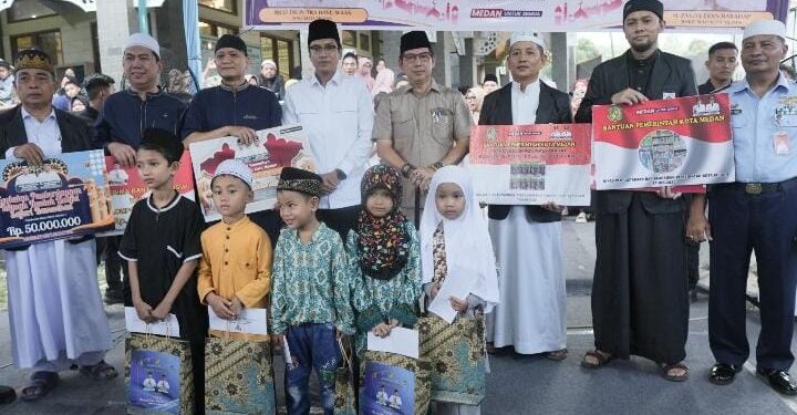 Safari Ramadan Pertama Rico Waas di Masjid Ikhlas Iyah Medan Denai