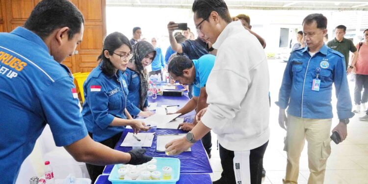 Camat dan Lurah Kota Medan Lakukan Tes Urine, Rico Waas: Semangat Menggalakkan Anti Narkoba Harus Dari Diri Sendiri