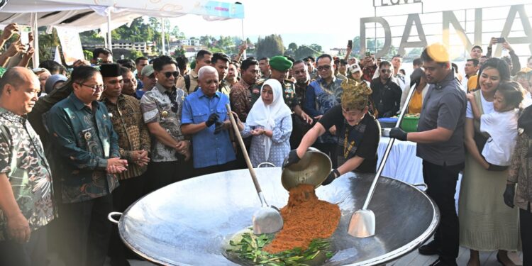Gubernur Sumut Bobby Nasution:  Ayo Kita Kembalikan Green Card ke  Toba Caldera Geopark!