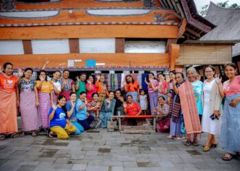 Kunjungi Galeri Ulos Hutaraja,  Kahiyang Ayu Terkesima Bagaimana Cara Pembuatan Ulos