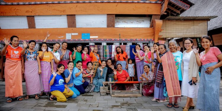 Kunjungi Galeri Ulos Hutaraja,  Kahiyang Ayu Terkesima Bagaimana Cara Pembuatan Ulos