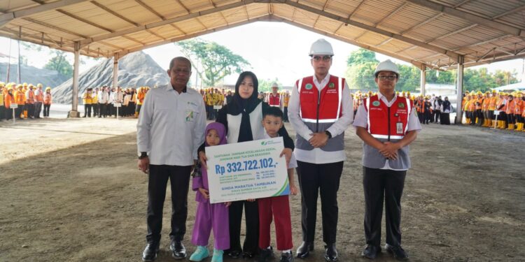 Pimpin Apel Bersama Dinas SDABMBK, Ini Pesan Rico Waas