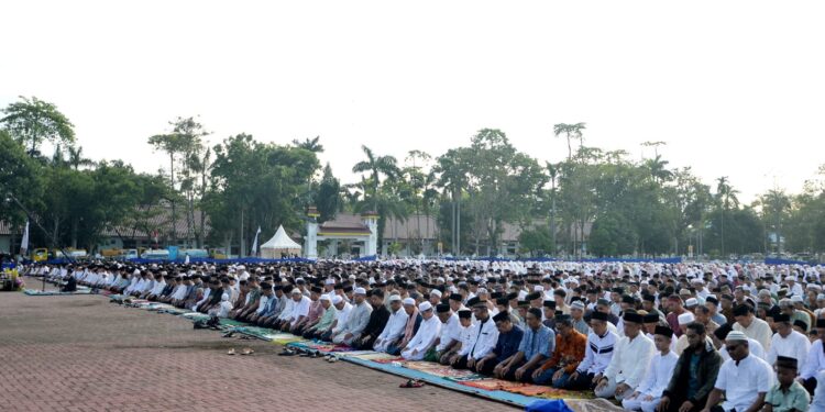 Gubernur Sumut Bobby Nasution dan Wagub Surya  Salat Iduladha 1446 Hijriah Bersama Ribuan Masyarakat Deliserdang