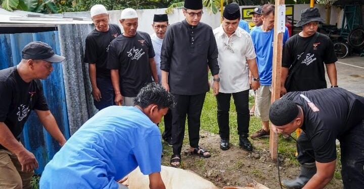 Saksikan Pemotongan Hewan Kurban, Rico Waas Harapkan Berkurban Dapat Bersihkan Hati Dari Sifat Buruk