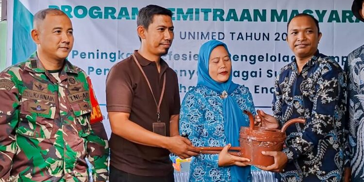 Wujudkan Program Rico Zaki, Kelurahan Tanah Enam Ratus Marelan Gandeng UNIMED Edukasi Pengelolaan Sampah Sebagai Sumber Energi
