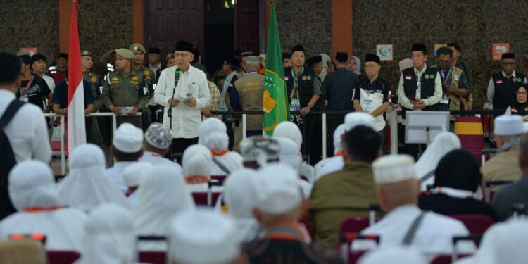 Sambut Kepulangan Jemaah Haji Kloter I Asal Kota Padangsidimpuan, Pj Sekdaprov Sumut : Semoga Jadi Haji yang Mabrur