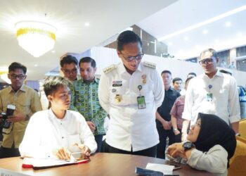 Rico Waas Tinjau Job Fair, 56 Perusahaan Buka 2.149 Lowongan dengan 203 Jabatan