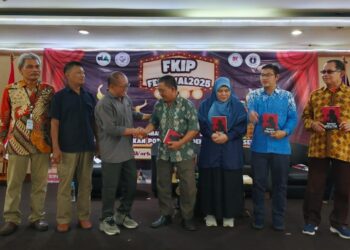 Bedah Buku Kontrak Politik: Satir Pilu Politikus Asu