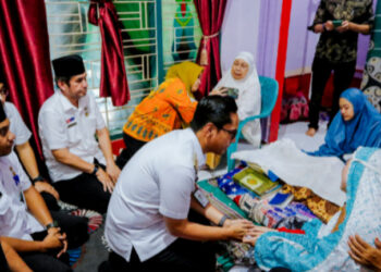 Sampaikan Belasungkawa, Rico Waas Takziah ke Rumah Duka Kepling kelurahan Sei Agul