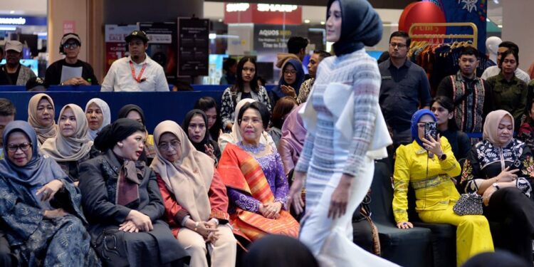 Buka Sumut Fashion Week 2025, Wakil Ketua Dekranasda Sebut Industri Fashion Bernilai Tinggi