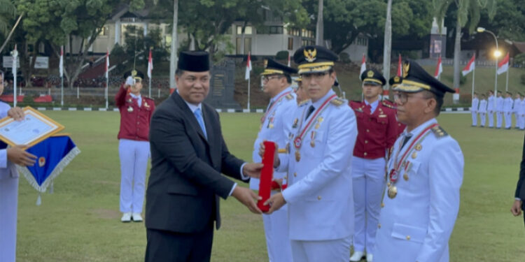 IPDN Anugerahi Tanda Penghargaan Kartika Pamong Praja Muda dan Alumni Kehormatan Pendidikan Tinggi Kepamongprajaan Kepada Wali Kota dan Wakil Wali Kota Medan