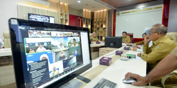 Sekdaprov Sumut Ikuti Rakor dengan Mendagri, Kepala Daerah Diminta Terus Berkoordinasi dengan Forkopimda Kendalikan Situasi
