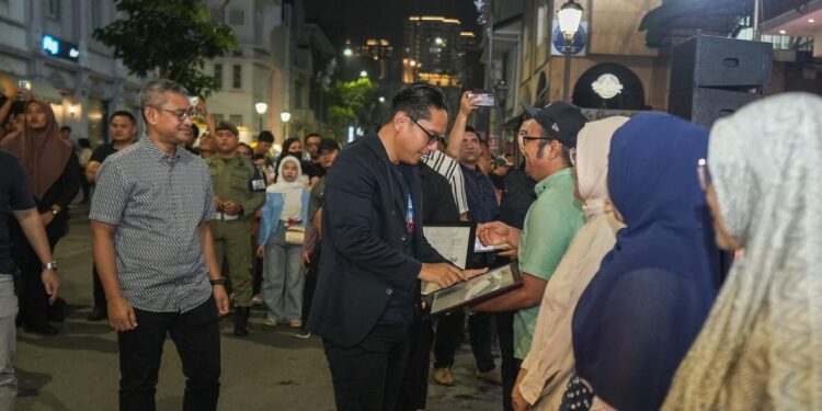 Serahkan Sertifikat HKI, Rico Waas Ingin Pelaku Ekraf Naik Tingkat