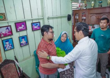 Rico Waas Temui Ojol Korban Penganiayaan, Pastikan Dishub Medan Tertibkan Jukir Liar