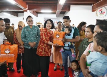 Kunker dan Serahkan Bantuan di Taput,  Ketua DWP Sumut Tekankan Pentingya Kolaborasi Maksimalkan Pencegahan Stunting