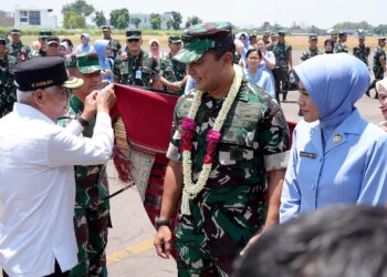 Kunker ke Lanud Soewondo,  Wagub Sumut Surya Sambut Kedatangan KASAU Marsekal TNI M Tonny Harjono
