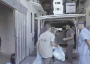 MER-C Salurkan Ratusan Paket Bantuan Makanan untuk Staf RS As Shifa