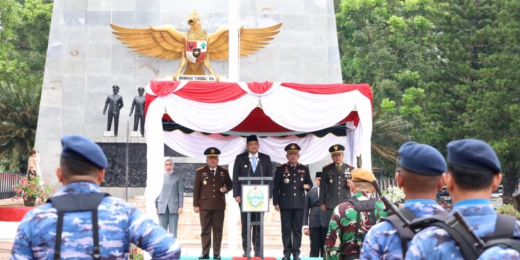 Peringati Hari Kesaktian Pancasila,  Gubernur Bobby Nasution Berikan Tali Asih ke Keluarga Letda Sujono