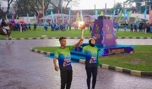 Api Porkot Berkobar, Rico Waas Beri Semangat Atlet Yang Akan Bertanding