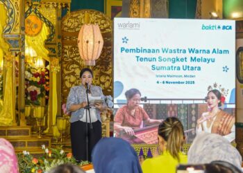 Airin Rico Waas Dorong Pengrajin Tenun Songket Melayu Kembangkan Warna Alam Ramah Lingkungan