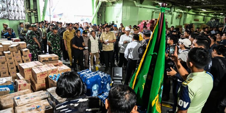 Bantuan Logistik Kementan dan Bapanas Tiba di Belawan, Bobby Nasution: Penyemangat Pascabencana di Sumut