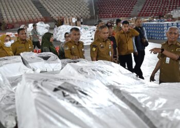 Wagub Surya Pantau Gudang Logistik Bantuan Korban Bencana Sumut