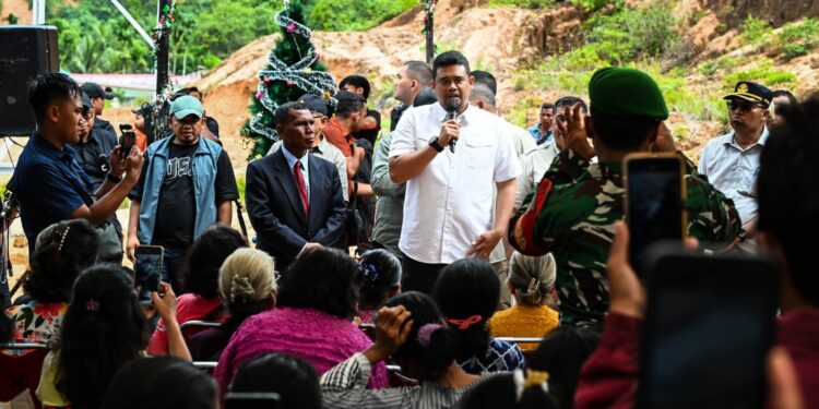 Tinjau Lokasi Paling Terdampak Banjir dan Longsor di Tapanuli Tengah, Gubernur Bobby Nasution Pastikan Rumah dan Infrastruktur akan Dibenahi