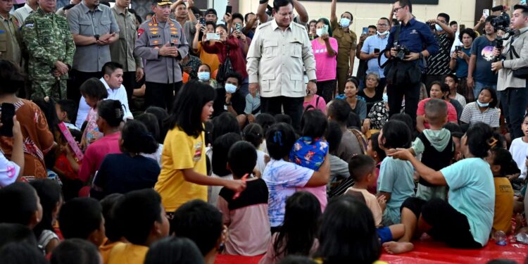 Presiden Prabowo Bersama Gubernur  Tinjau Banjir dan Longsor Sumut, Penanganan Infrastruktur dan BBM Jadi Fokus Utama