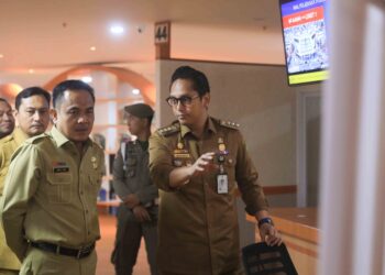 Rico Waas Kunjungi Mal Pelayanan Publik, Pastikan Pelayanan Berjalan Optimal Pasca Banjir