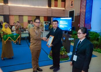 Wali Kota Medan Tutup Pelatihan Kepemimpinan Pengawas Angkatan II, Rico Waas: Ilmu Yang Didapat Digunakan Untuk Pengabdian Kepada Masyarakat