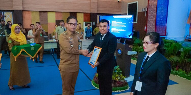 Wali Kota Medan Tutup Pelatihan Kepemimpinan Pengawas Angkatan II, Rico Waas: Ilmu Yang Didapat Digunakan Untuk Pengabdian Kepada Masyarakat