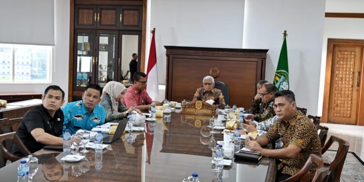 wagub Surya Ikuti Rakor Pemulihan Pascabencana Sumatera Bersama Mendagri