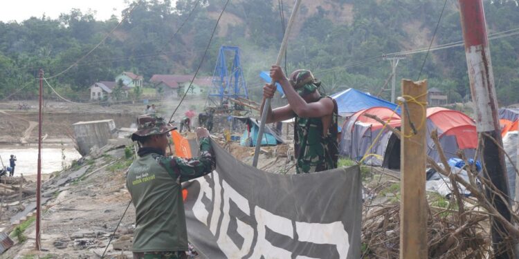 Pulihkan Akses Warga, TNI Bangun Jembatan Gantung 120 Meter di Aceh Tamiang