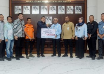 Wagub Sumut Terima Bantuan Bencana dari Pemko Makassar