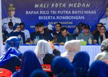 Di Sapa Warga Kebijakan Pemko Medan Disambut Gembira, Rico Waas Pastikan Layanan E- KTP Cukup di Kecamatan untuk Pangkas Birokrasi