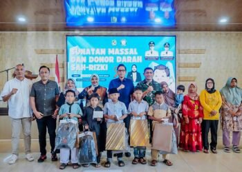 Rico Waas Bawa Keceriaan di Sunat Massal Sah-Rizki, 42 Anak Ikut dan Ibu Tunggal Terima Santunan