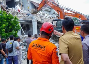 Rico Waas Kerahkan Alat Berat dan Tim Medis Tangani Ledakan di Perumahan Grand Polonia