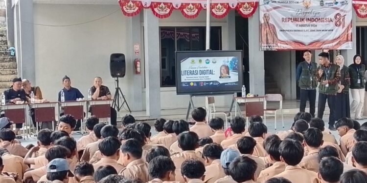 Mahasiswa KKNT FAIPG Unida Gandeng SMK Nuansa Bogor Edukasi Siswa Lewat Seminar Literasi Digital