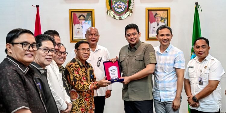 Terima Audiensi BNKP, Gubernur Bobby Nasution Paparkan Tiga Prioritas Pembangunan Kepulauan Nias