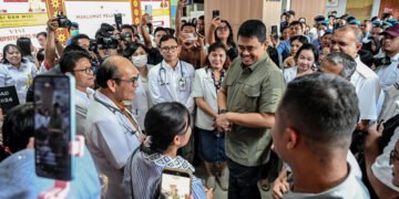 Bobby Nasution Tanggung Biaya Transportasi Dua Pasien Rujukan dari Gunungsitoli ke Medan