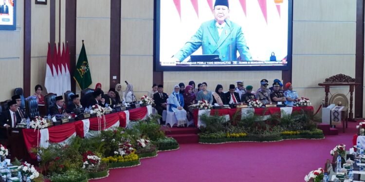 Hadiri Paripurna DPRD, Wali Kota & Wakil Wali Kota Medan Simak Pidato Kenegaraan Presiden Prabowo*