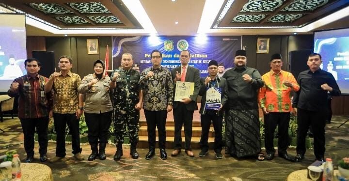 Rico Waas Serahkan Rekomendasi Rumah Ibadah, Tegaskan Kerukunan Umat Beragama Harus Terus Dirawat dan Dijaga Bersama