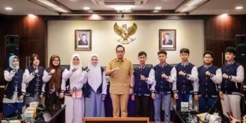 Bawa Nama Indonesia, Rico Waas Lepas 10 Pelajar Medan ke Ipoh Malaysia