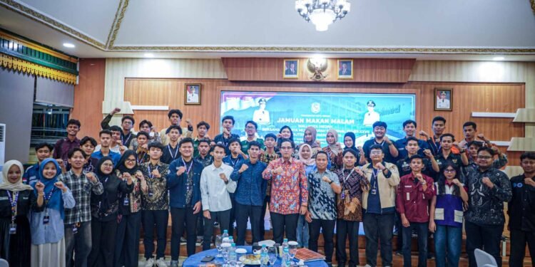 Rico Waas Ajak Mahasiswa Politeknik Ciptakan Solusi untuk Persoalan Kota